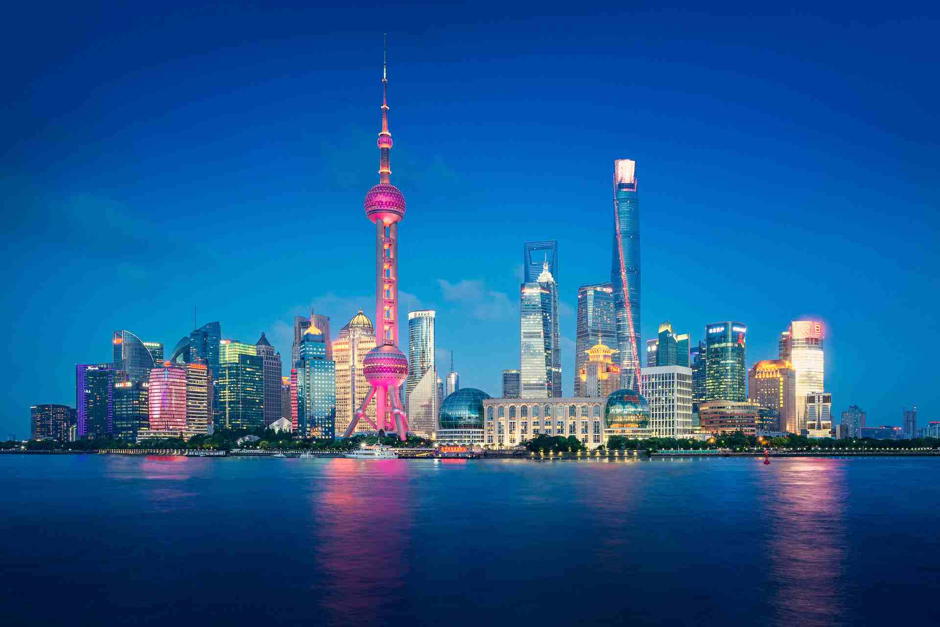 上海文化地标——东方明珠塔.jpg